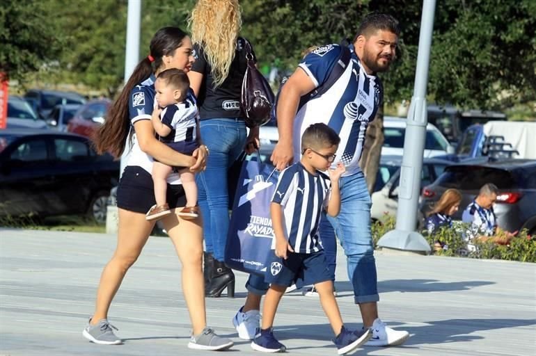 Así se vivió el ambiente previo a la edición 123 del Clásico Regio.