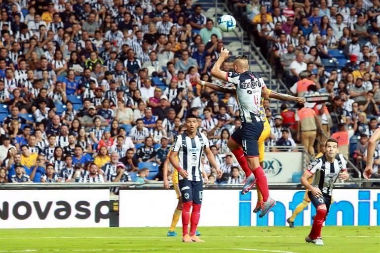 Más de las imágenes del CLásico Regio Rayados vs. Tigres.