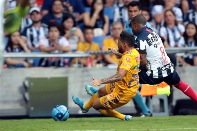 Más de las imágenes del CLásico Regio Rayados vs. Tigres.