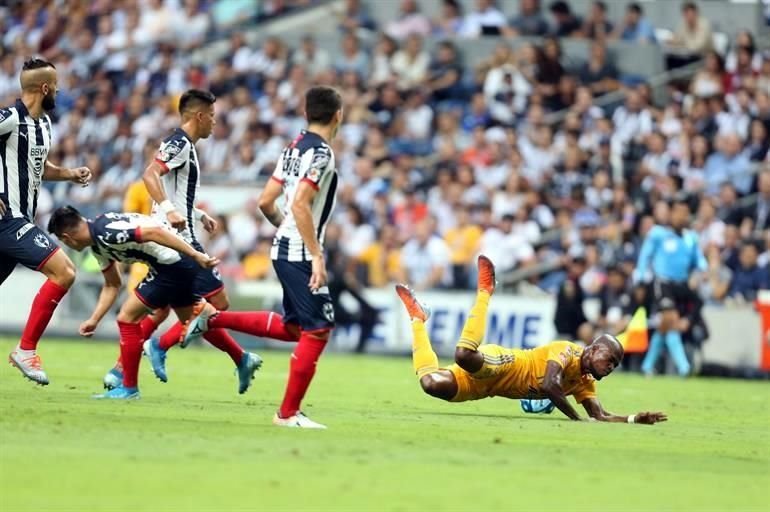 Más de las imágenes del CLásico Regio Rayados vs. Tigres.