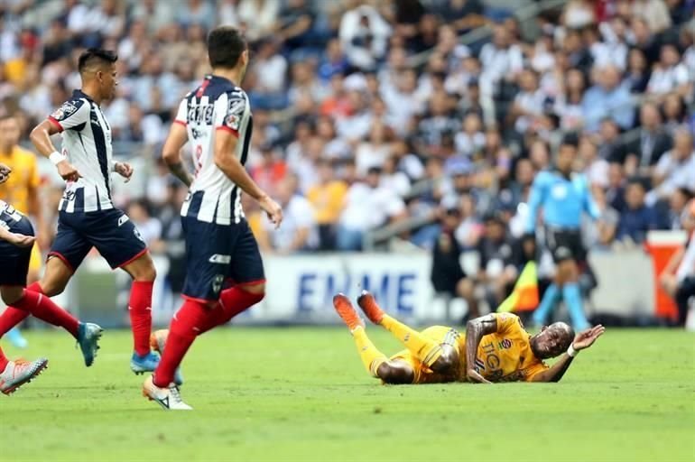 Más de las imágenes del CLásico Regio Rayados vs. Tigres.
