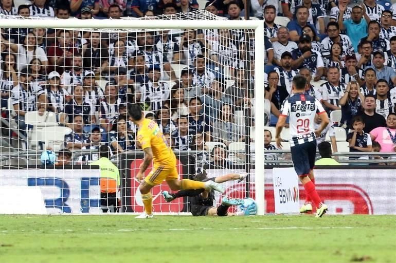 Más de las imágenes del triunfo de Tigres 2-0 sobre los Rayados.