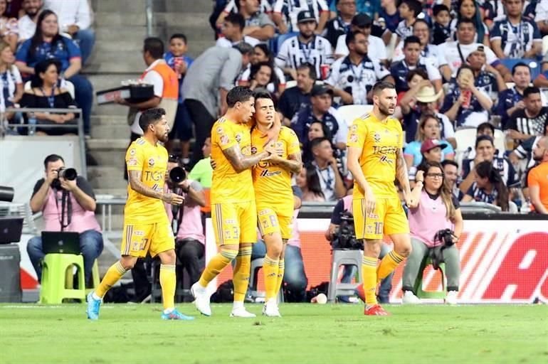 Más de las imágenes del triunfo de Tigres 2-0 sobre los Rayados.
