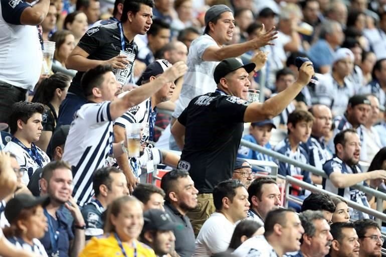 Más de las imágenes del triunfo de Tigres 2-0 sobre los Rayados.