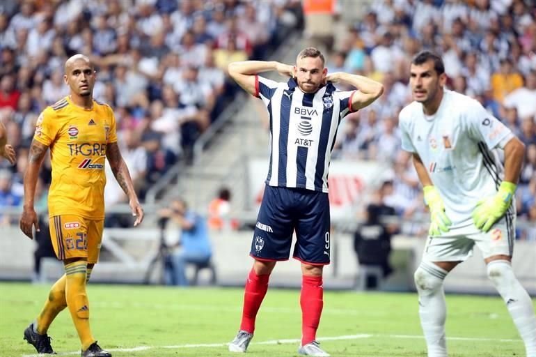 Más de las imágenes del triunfo de Tigres 2-0 sobre los Rayados.