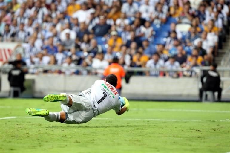 Más de las imágenes del triunfo de Tigres 2-0 sobre los Rayados.