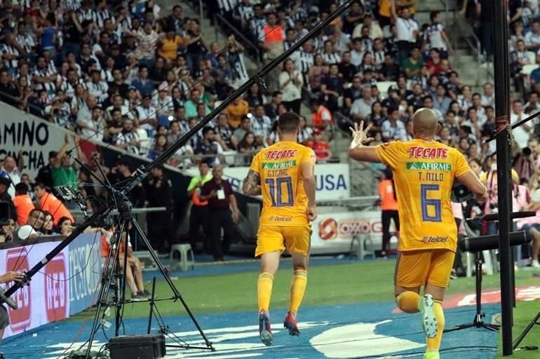 Más de las imágenes del triunfo de Tigres 2-0 sobre los Rayados.