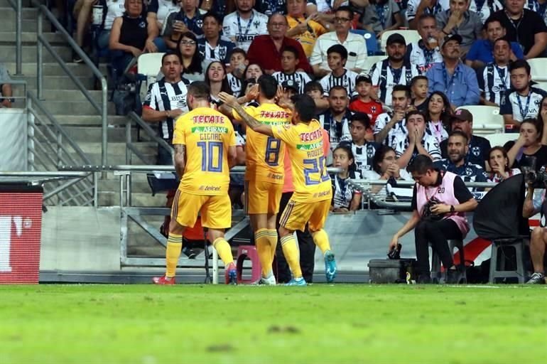 Más de las imágenes del triunfo de Tigres 2-0 sobre los Rayados.