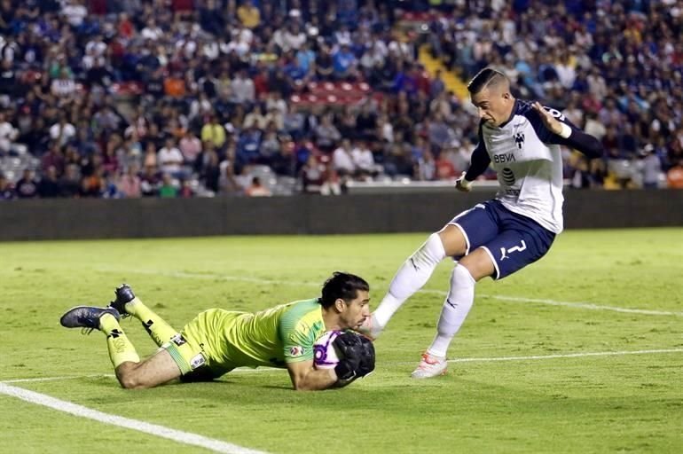 Rogelio Funes Mori no pudo anotarle a Gil Alcalá.