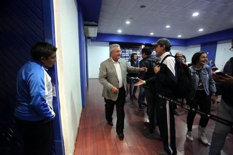 El DT de Gallos, Víctor Manuel Vucetich, lució feliz después del partido.