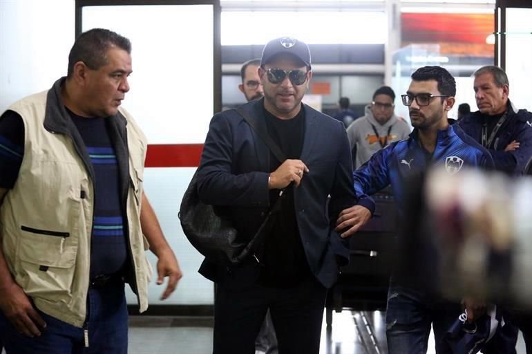 Procedente de Dallas, Texas, el nuevo técnico albiazul arribó a Monterrey alrededor de las 10:30 horas de este sábado.