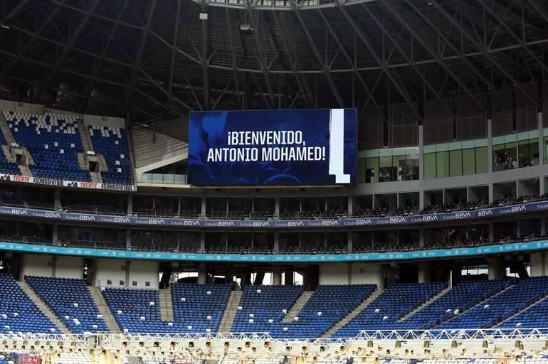 El Club Monterrey le dio la bienvenida al 'Turco'.