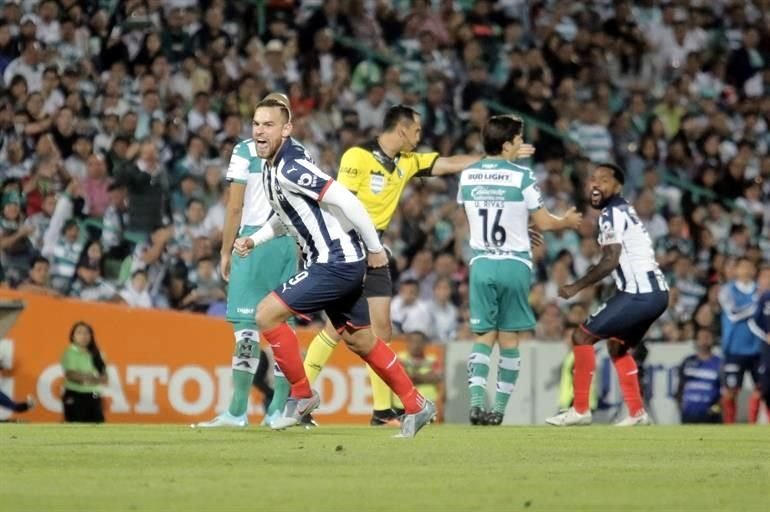 Sin embargo, Gallardo y Janssen salieron en buena posición y el gol del holandés fue válido. 