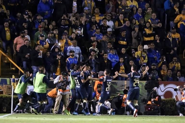 La afición no daba crédito a lo sucedido.