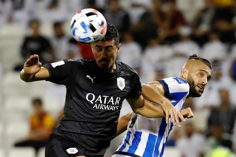 Baghdad Bounedjah descontó para los qataríes con un cabezazo.