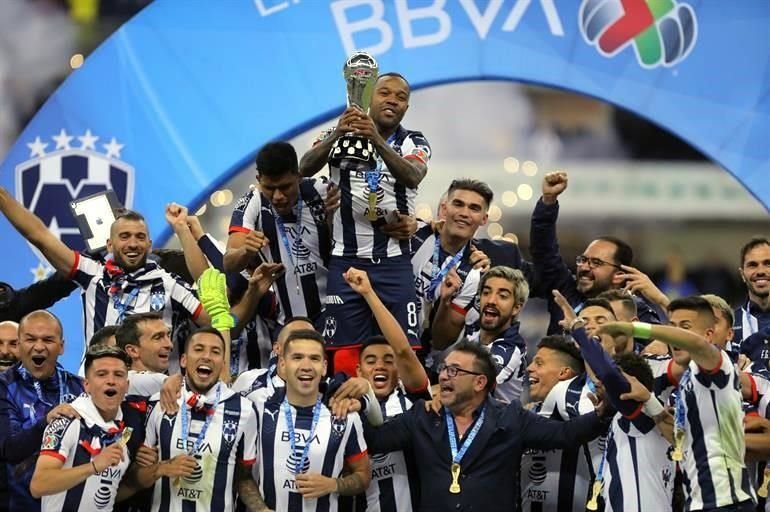 Rayados ganó su quinto título de Liga y los festejos en la cancha no se hicieron esperar.