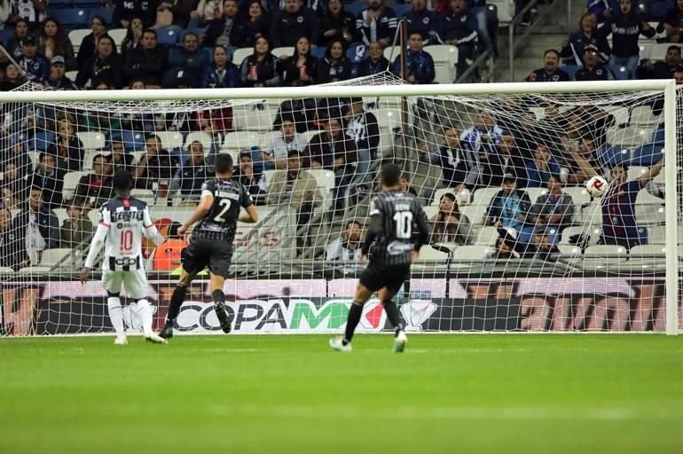 Jesús Gallardo puso a celebrar al BBVA al minuto 8.