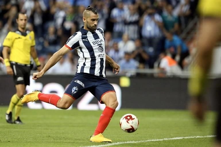 Una falta dentro del área se marcó como penal al 65' y Nico Sánchez fue quien cobró; aunque Palos rechazó el tiro, el rebote le favoreció al central.