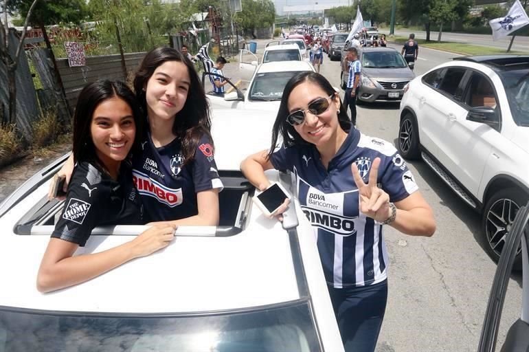 Estas aficionadas quisieron dedicarle unas horas del domingo al festejo del 75 Aniversario.