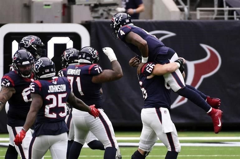 Deshaun Watson lanzó para 359 yardas, su máximo en la temporada, y tres TD para que Texanos de Houston se apuntaran la primera victoria de la temporada al derrotar 30-14 a Jaguares de Jacksonville.