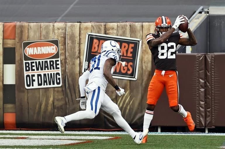 Baker Mayfield lanzó para 247 yardas y dos TD ante la mejor defensa de la NFL. Myles Garrett forzó un safety en el cuarto periodo y los Cafés de Cleveland (4-1) vencieron 32-23 a Indianápolis (3-2).