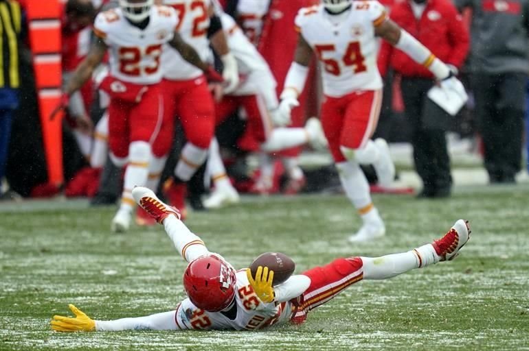 Los Jefes de Kansas City (6-1) no necesitaron de la heroica actuación de Patrick Mahomes para vencer a Broncos de Denver (2-4) por 43-16.   El juego inició con una temperatura de -10 grados.