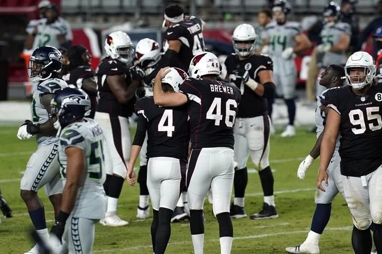 Zane González conectó un intento de gol de campo de 48 yardas con 20 segundos restantes en el tiempo extra para que Cardinales de Arizona (5-2) venciera 37-34 a Halcones Marinos de Seattle (5-1).