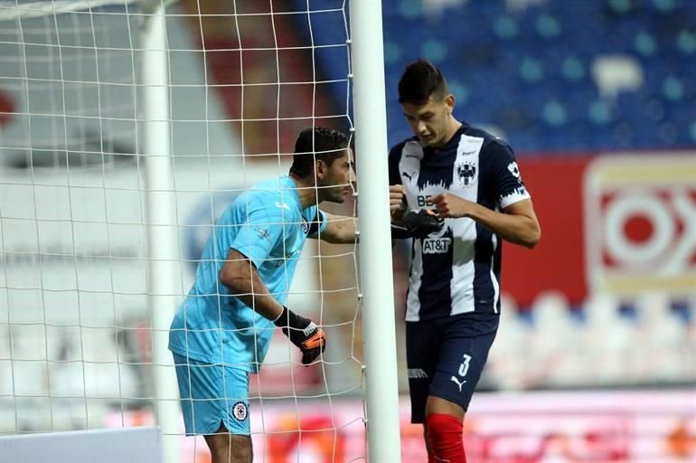 Observa las imágenes del primer tiempo en el Rayados-Cruz Azul.