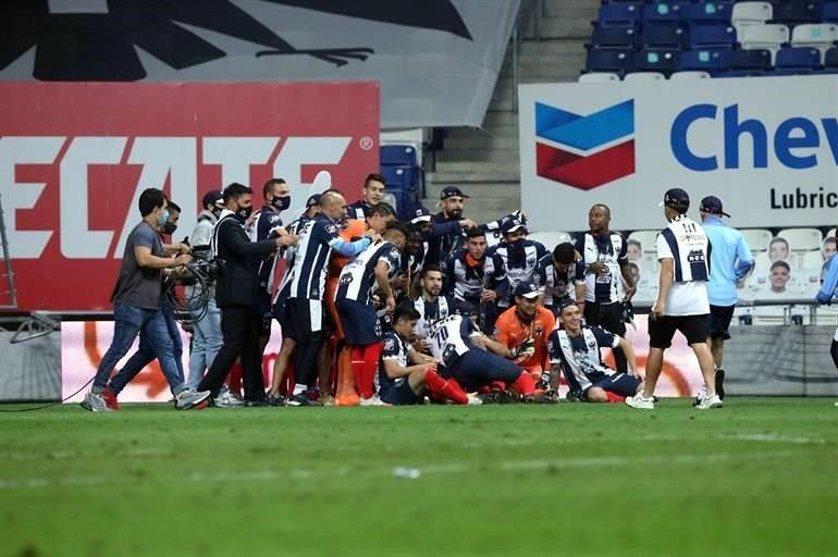 Así fueron los festejos de Rayados a nivel de cancha tras ganar la Copa MX.