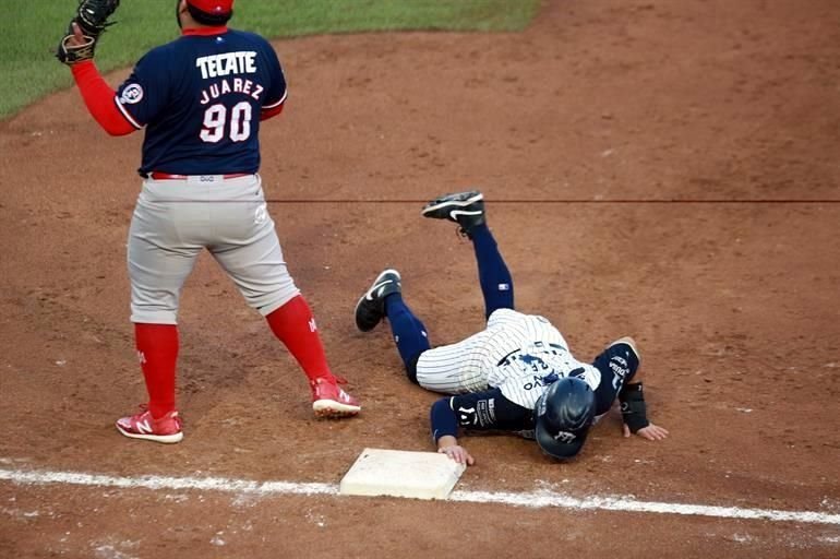 Los Sultanes tomaron la delantera en el arranque de los playoffs del Pacífico al imponerse 3-2 a Mexicali en el Estadio Monterrey. Observa las imágenes.