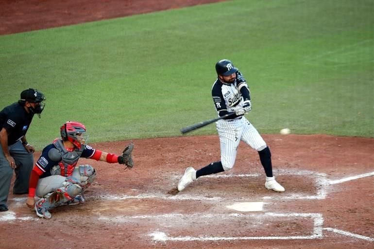 Los Sultanes tomaron la delantera en el arranque de los playoffs del Pacífico al imponerse 3-2 a Mexicali en el Estadio Monterrey. Observa las imágenes.