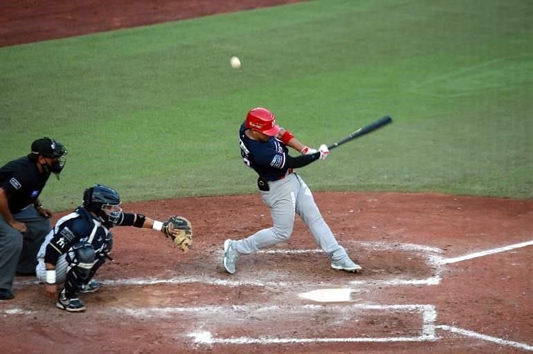 Los Sultanes tomaron la delantera en el arranque de los playoffs del Pacífico al imponerse 3-2 a Mexicali en el Estadio Monterrey. Observa las imágenes.