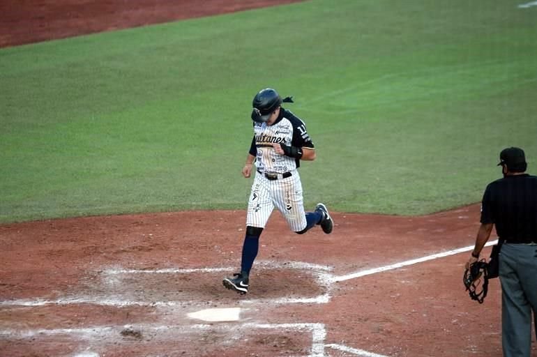 Los Sultanes tomaron la delantera en el arranque de los playoffs del Pacífico al imponerse 3-2 a Mexicali en el Estadio Monterrey. Observa las imágenes.