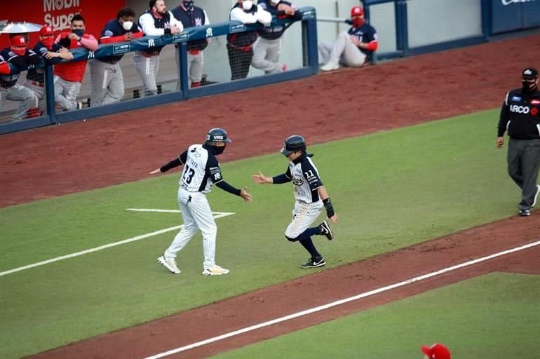 Los Sultanes tomaron la delantera en el arranque de los playoffs del Pacífico al imponerse 3-2 a Mexicali en el Estadio Monterrey. Observa las imágenes.