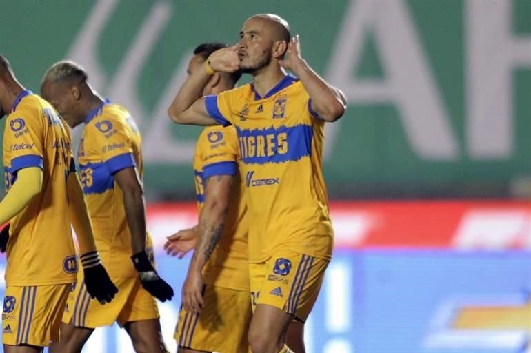 Carlos González marcó el segundo gol y su primero como jugador de Tigres.