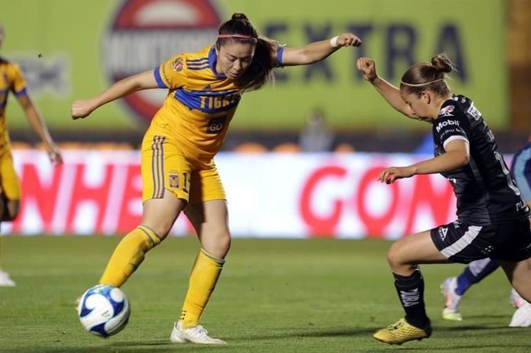 Las regias aprovecharon el segundo tiempo para sacar el partido, al inicio y al final.