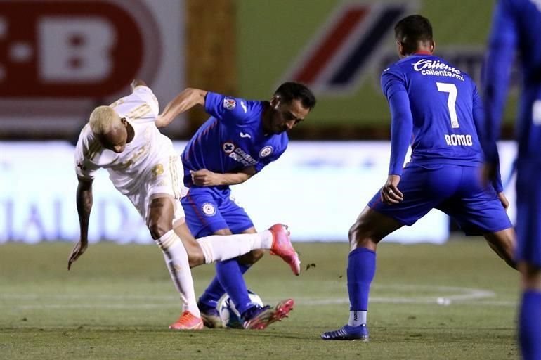 Repasa las acciones del primer tiempo en el Tigres-Cruz Azul.