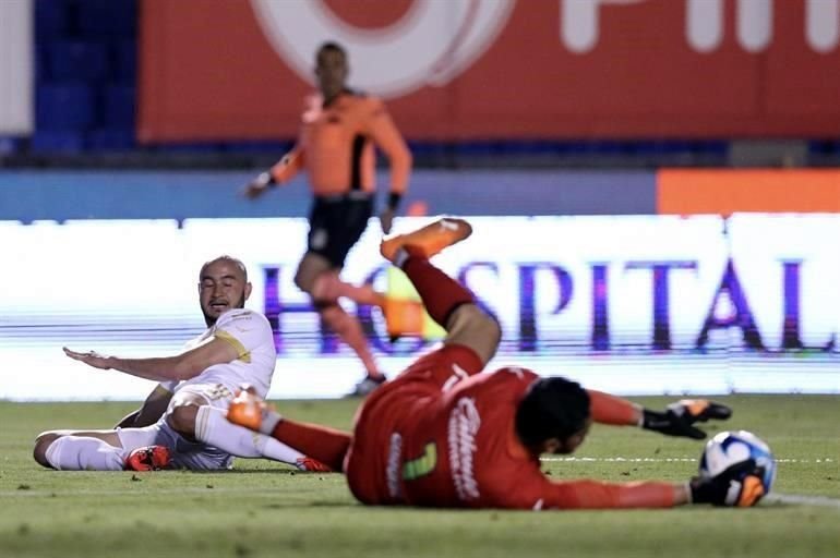 Repasa las acciones del primer tiempo en el Tigres-Cruz Azul.