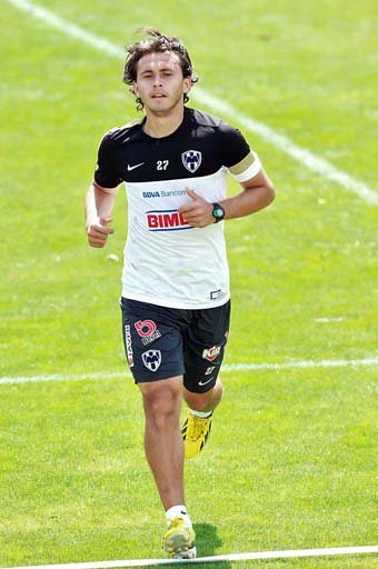 El mediocampista Omar Arellano sigue en franca resuperación para ser tomado en cuenta por Vucetich.