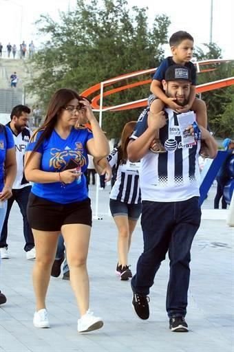 Así se vivió el ambiente previo a la edición 123 del Clásico Regio.