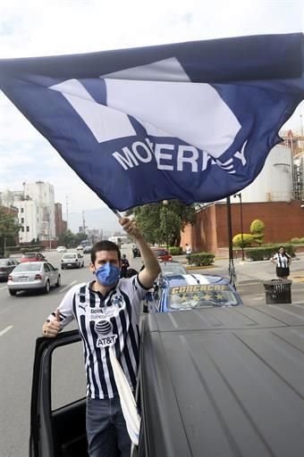 No faltaron las banderas albiazules.