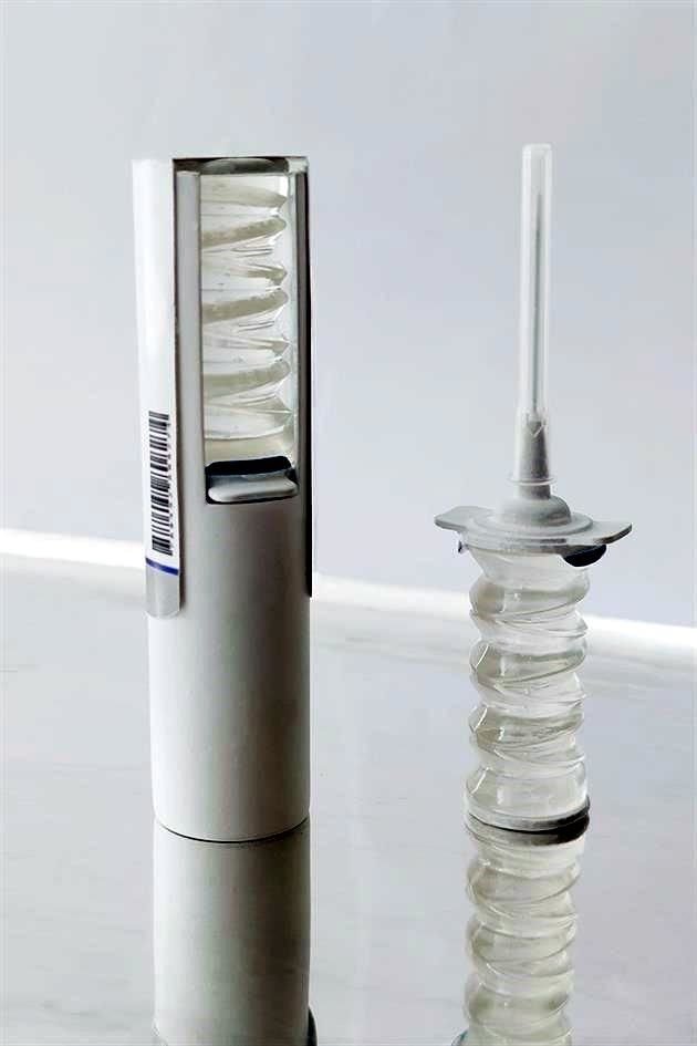 Helix es una jeringa de vacunación plegable y precargada diseñada por Ithzel Cerón y Daniel López.