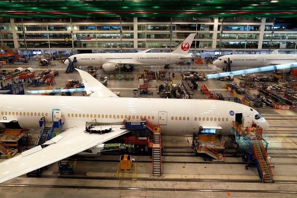 Boeing entregó su primer 787 desde octubre.