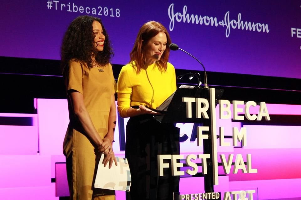 Las actrices Jurnee Smollett-Bell y Julianne Moore acudieron a la presentación de 'Time's Up'.