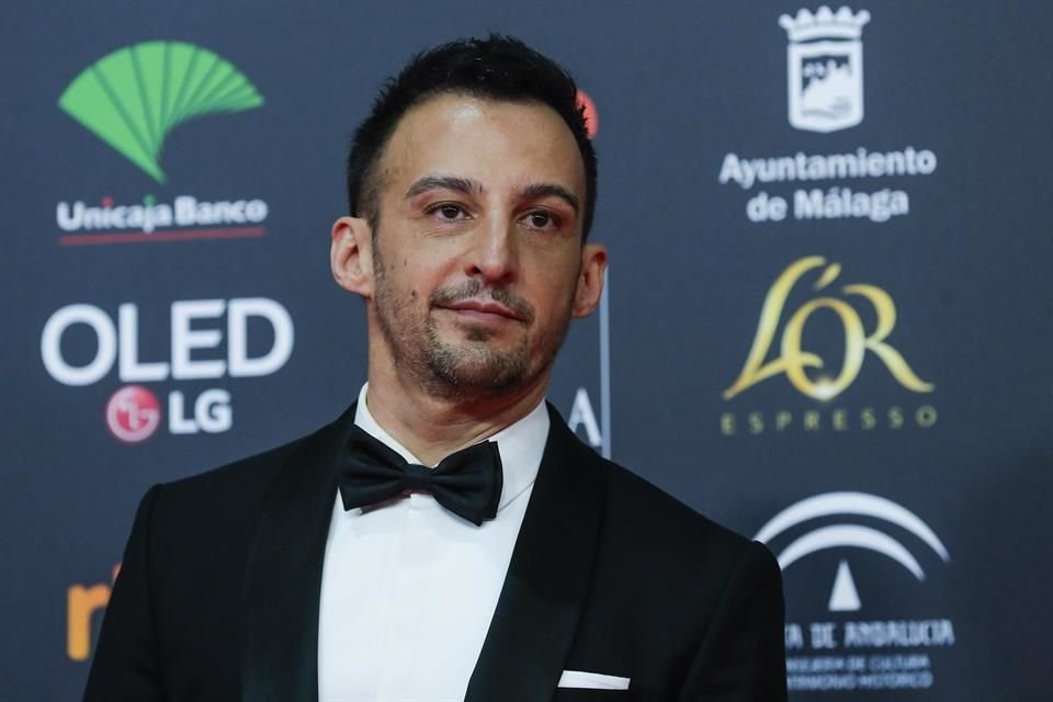 Alejandro Amenábar estará detrás de la adaptación de 'El Tesoro del Cisne Negro', que será su debut en la televisión.