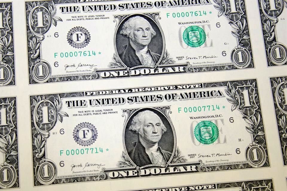 Al mayoreo, la divisa de Washington perdía 11 centavos ante el peso.