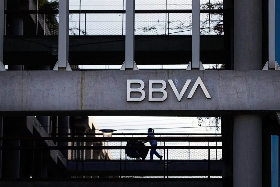 De acuerdo con BBVA, la inversión en el País está lejos de recuperarse.