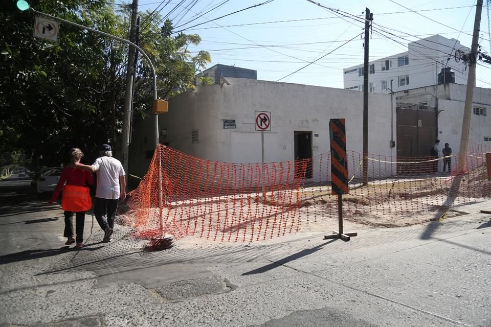 Ayuntamiento de Guadalajara suspendió la modificación de las banquetas ubicadas al cruce de Rubén Darío y Montevideo, en Providencia Norte.