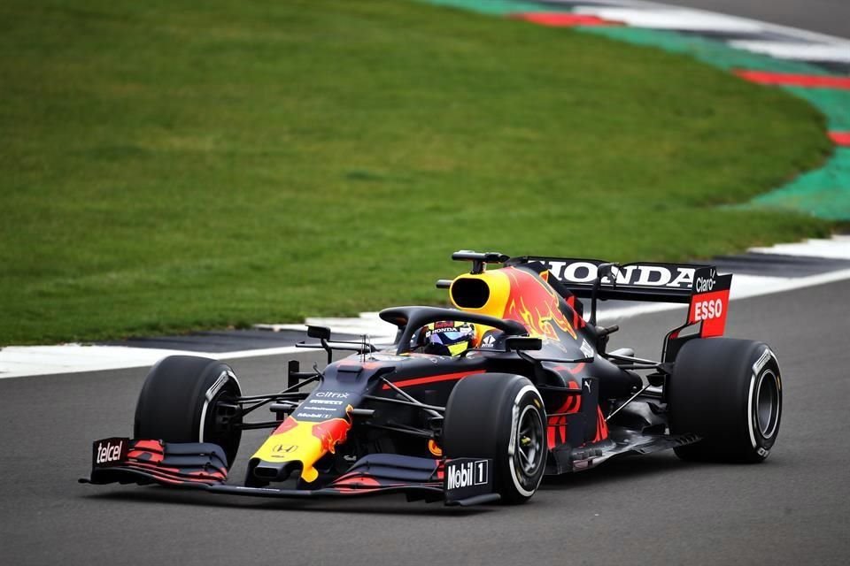 Christian Horner, jefe de equipo de Red Bull, aseguró que Checo Pérez tendrá las mismas oportunidades que Max Verstappen.