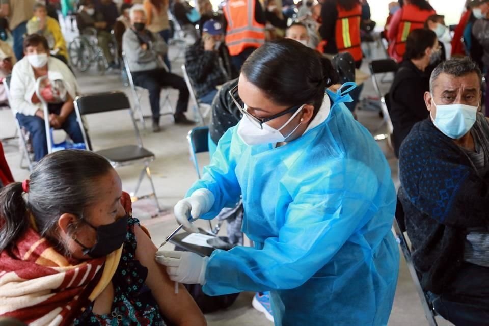 Con la vacunacin en Tlajomulco y El Salto, 93 por ciento de mayores de 60 aos de Jalisco ya recibieron al menos una dosis contra Covid-19.